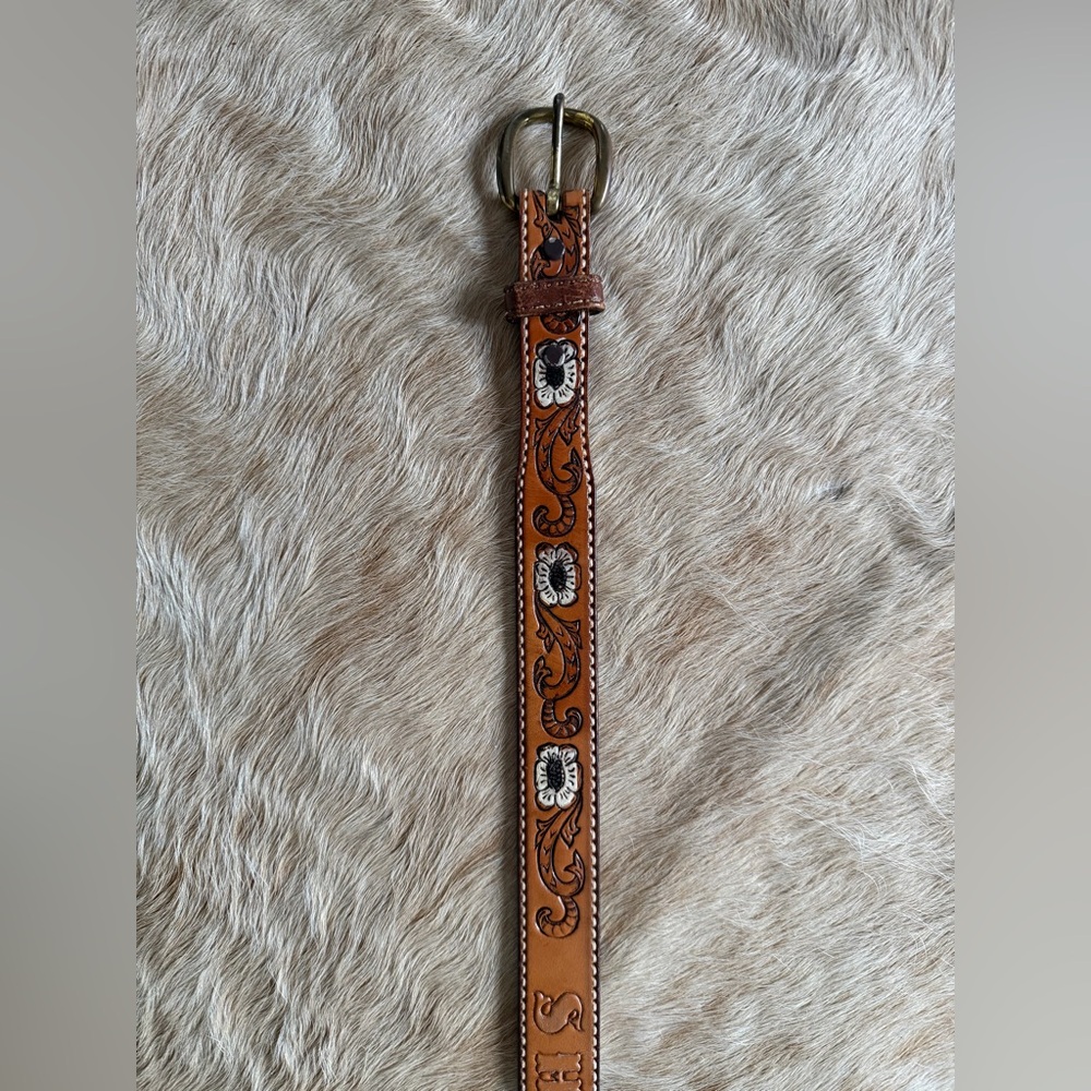 Vintage “Shirley” Hand Tooled Leather Western Belt Floral Size 30 - Picture 4 of 16